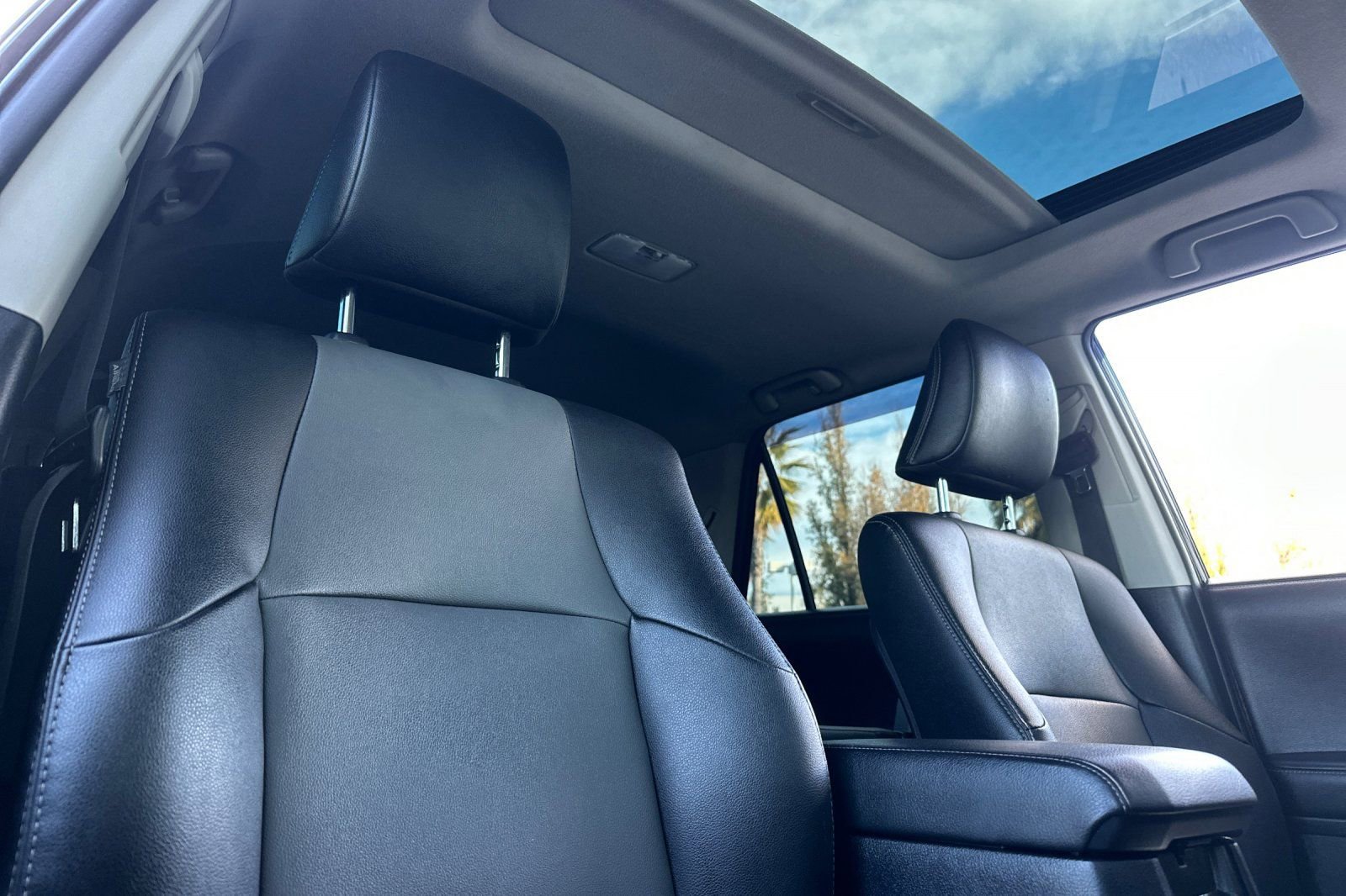 Used 2022 Toyota 4Runner SR5 Premium image 10