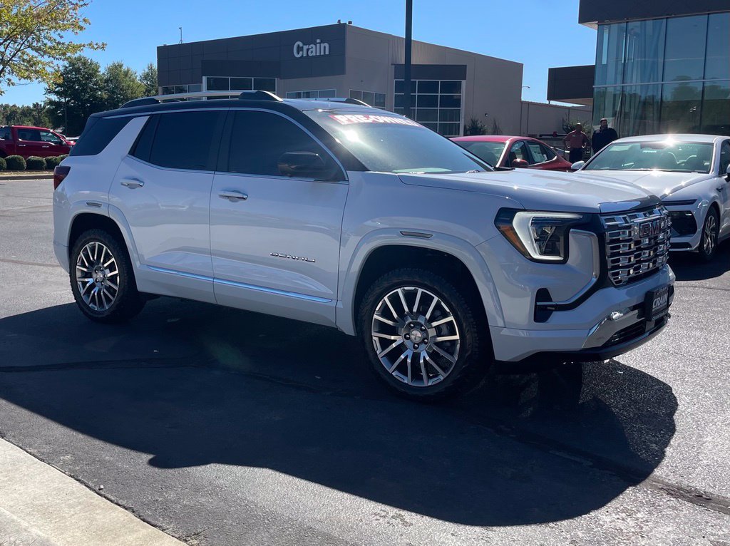 Used 2026 GMC Terrain Denali AWD/4WD image 2