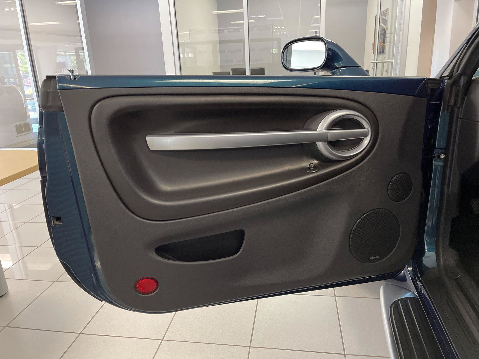 Used 2005 Chevrolet SSR w/ Preferred Equipment Group RWD image 8