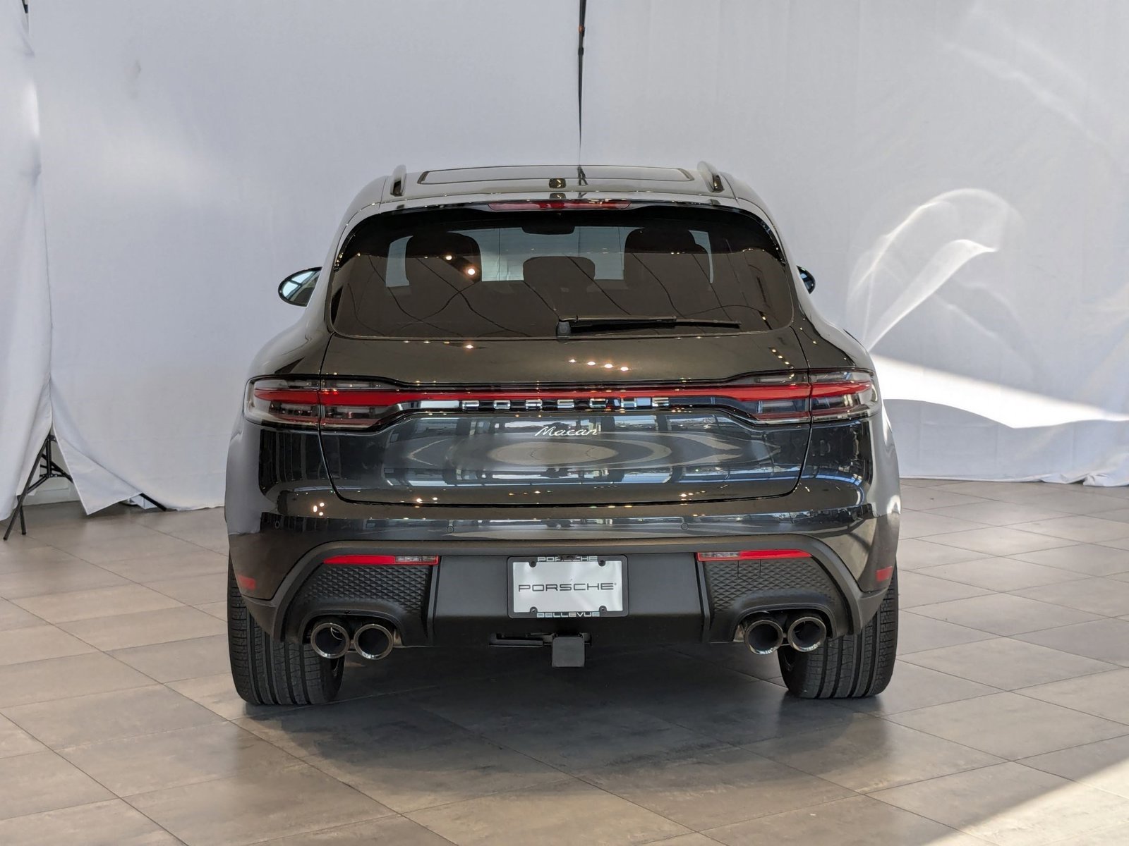 Certified 2025 Porsche Macan image 10