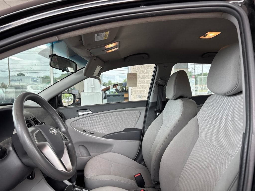 Used 2014 Hyundai Accent GS FWD image 14