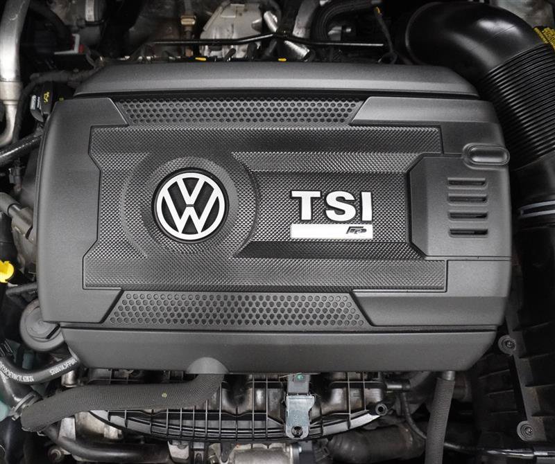 Used 2016 Volkswagen Golf R 4-Door AWD/4WD image 26