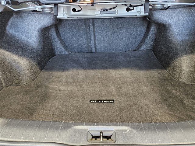 Used 2024 Nissan Altima 2.5 SV image 16
