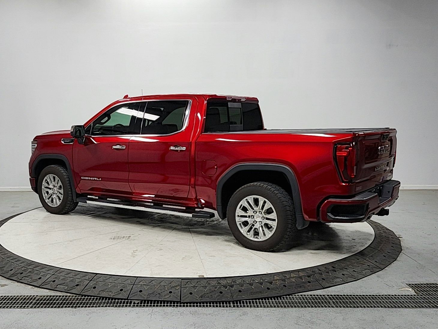 Used 2023 GMC Sierra 1500 Denali AWD/4WD image 5