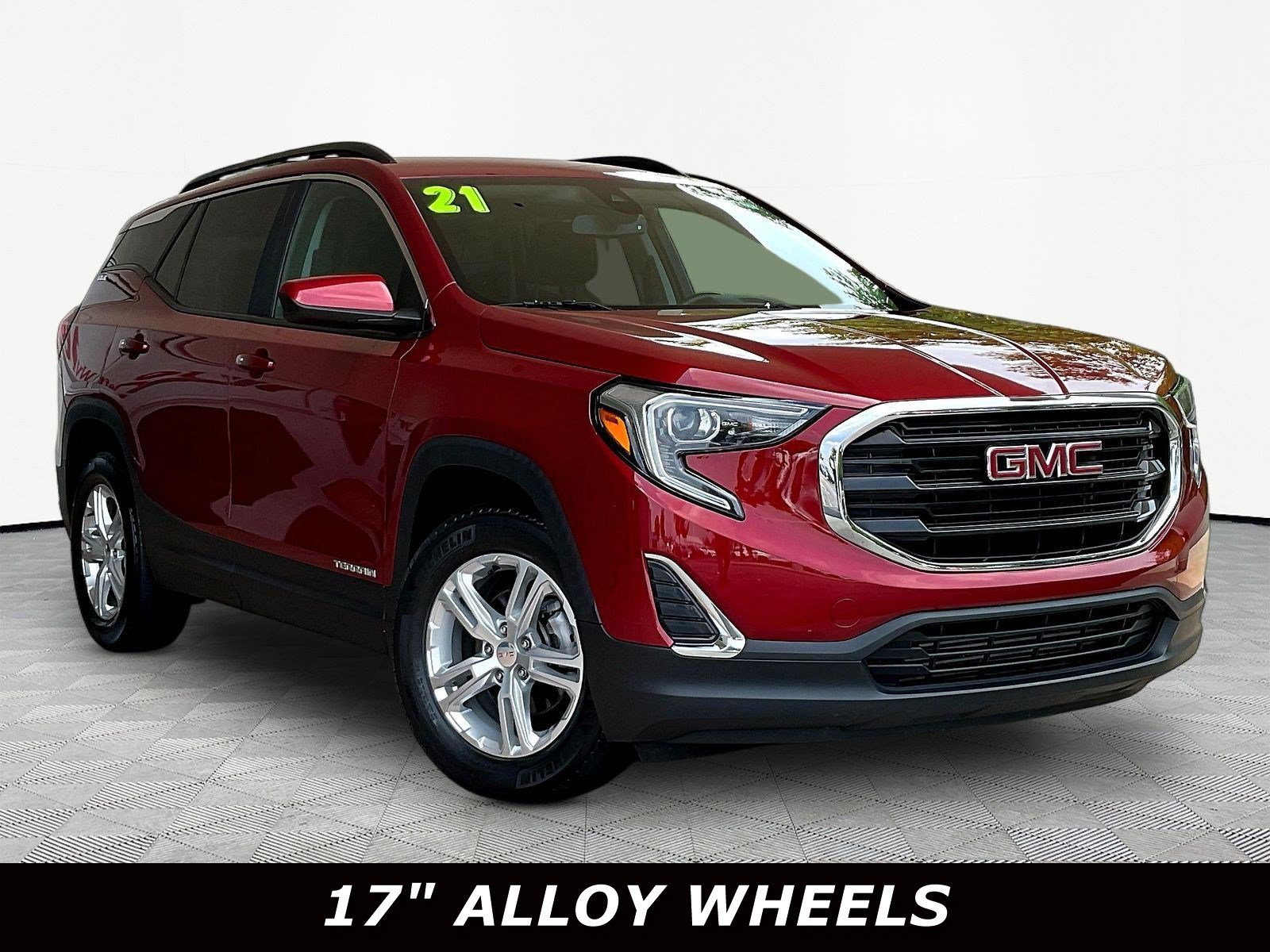 Used 2021 GMC Terrain SLE w/ Driver Convenience Package FWD image 3