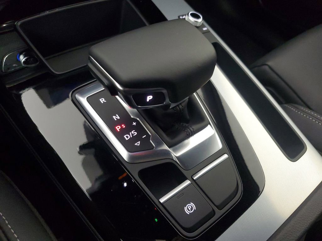 Certified 2025 Audi Q5 2.0T Premium AWD/4WD image 32