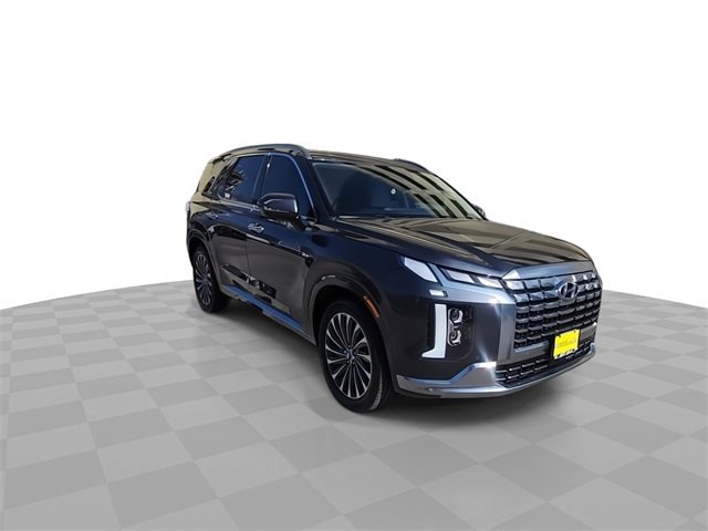 Used 2024 Hyundai Palisade Calligraphy image 2