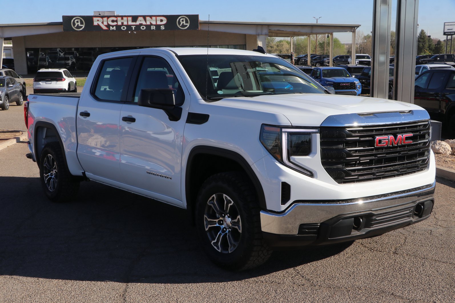 New 2026 GMC Sierra 1500 Pro w/ X31 Off-Road Package