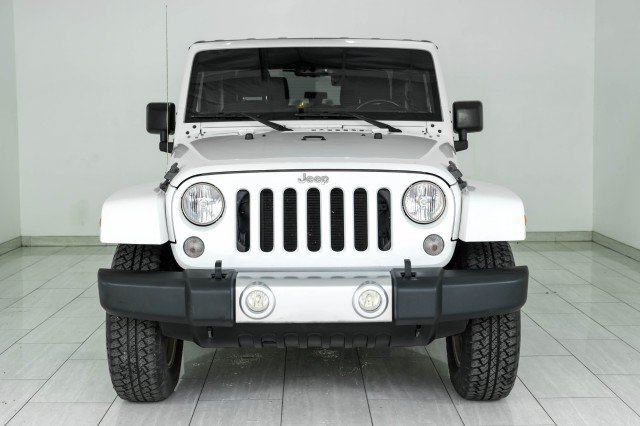 Used 2015 Jeep Wrangler Sahara AWD/4WD image 3