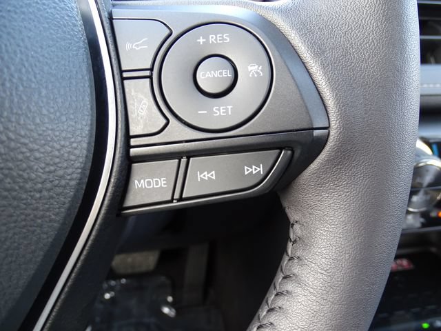 Used 2025 Toyota RAV4 XLE Premium AWD/4WD image 18