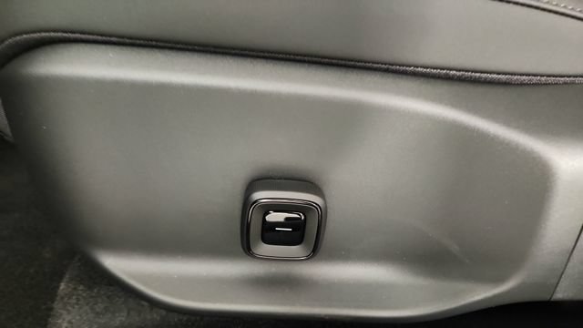New 2026 Volvo EX30 Plus w/ Protection Package Premier RWD image 12