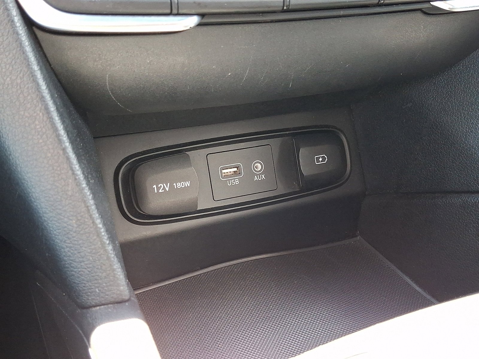 Used 2019 Hyundai Santa Fe SE AWD/4WD image 24