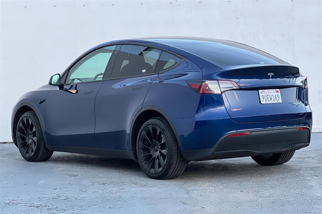 Used 2023 Tesla Model Y Long Range image 6