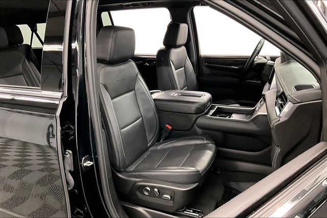 Used 2024 GMC Yukon XL Denali AWD/4WD image 8