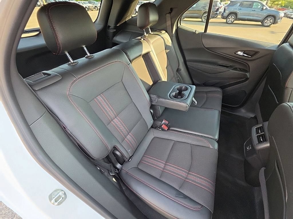 Used 2023 Chevrolet Equinox RS AWD/4WD image 29