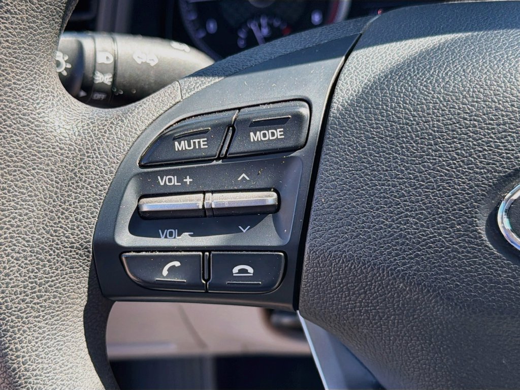 Used 2020 Hyundai Elantra SE FWD image 14