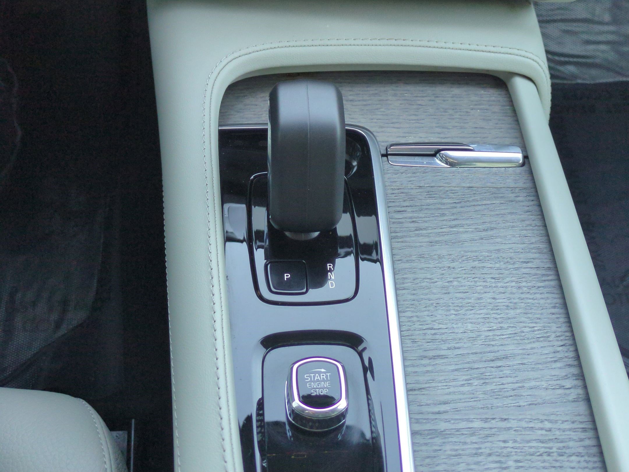 Used 2023 Volvo XC90 B6 Plus image 27