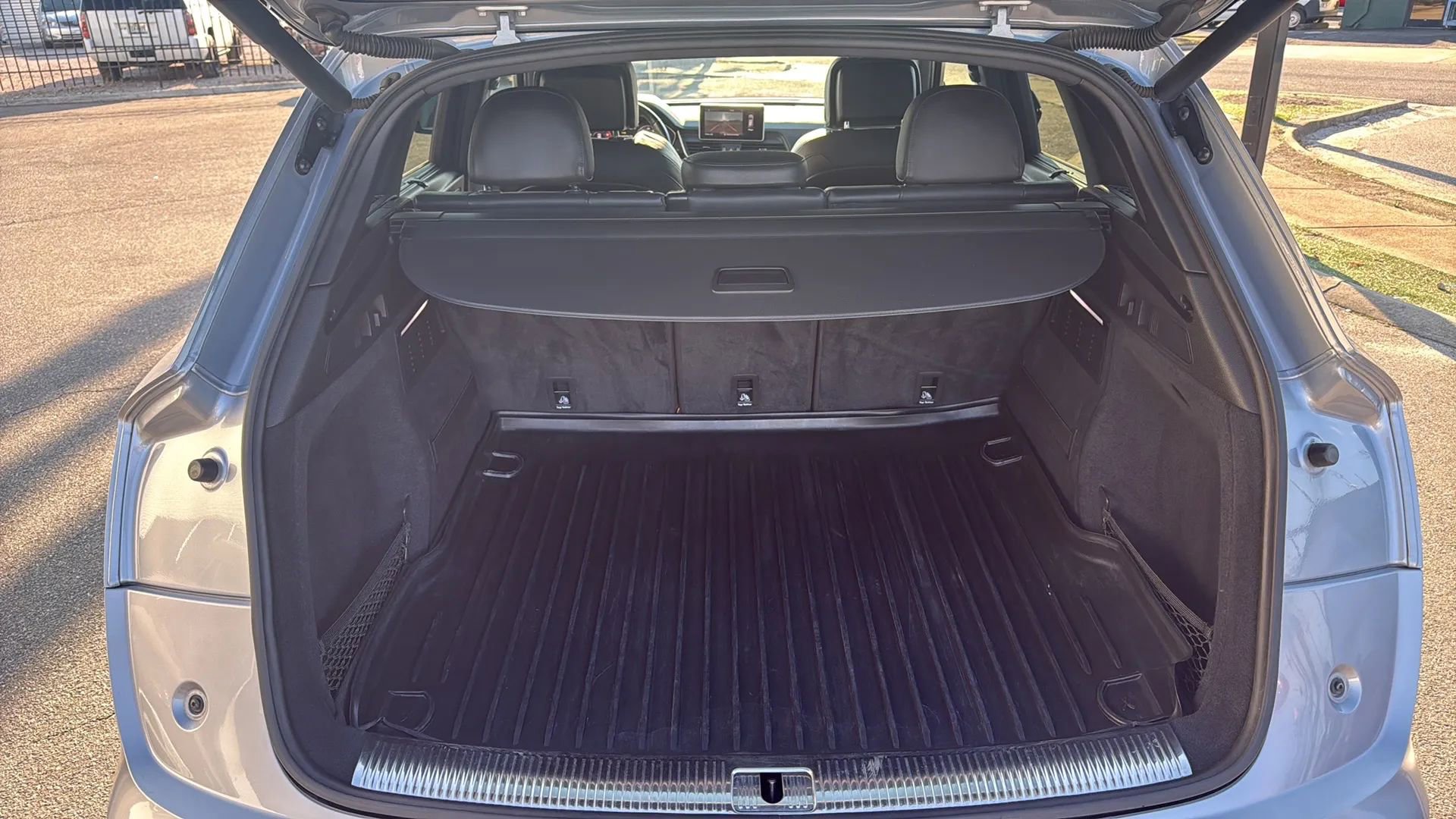 Used 2018 Audi SQ5 Prestige w/ Prestige Package AWD/4WD image 16
