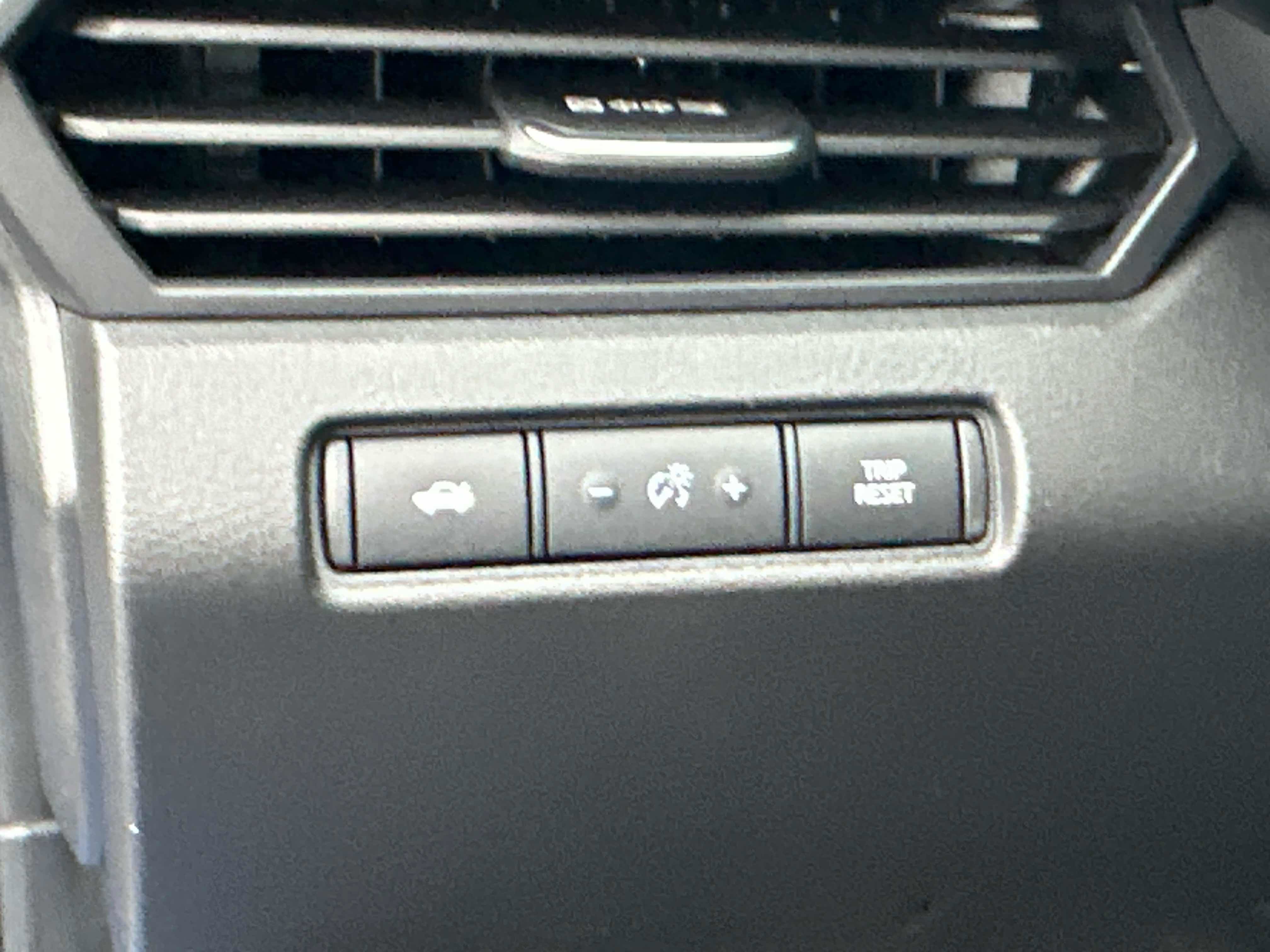 New 2025 Nissan Altima 2.5 SR image 23