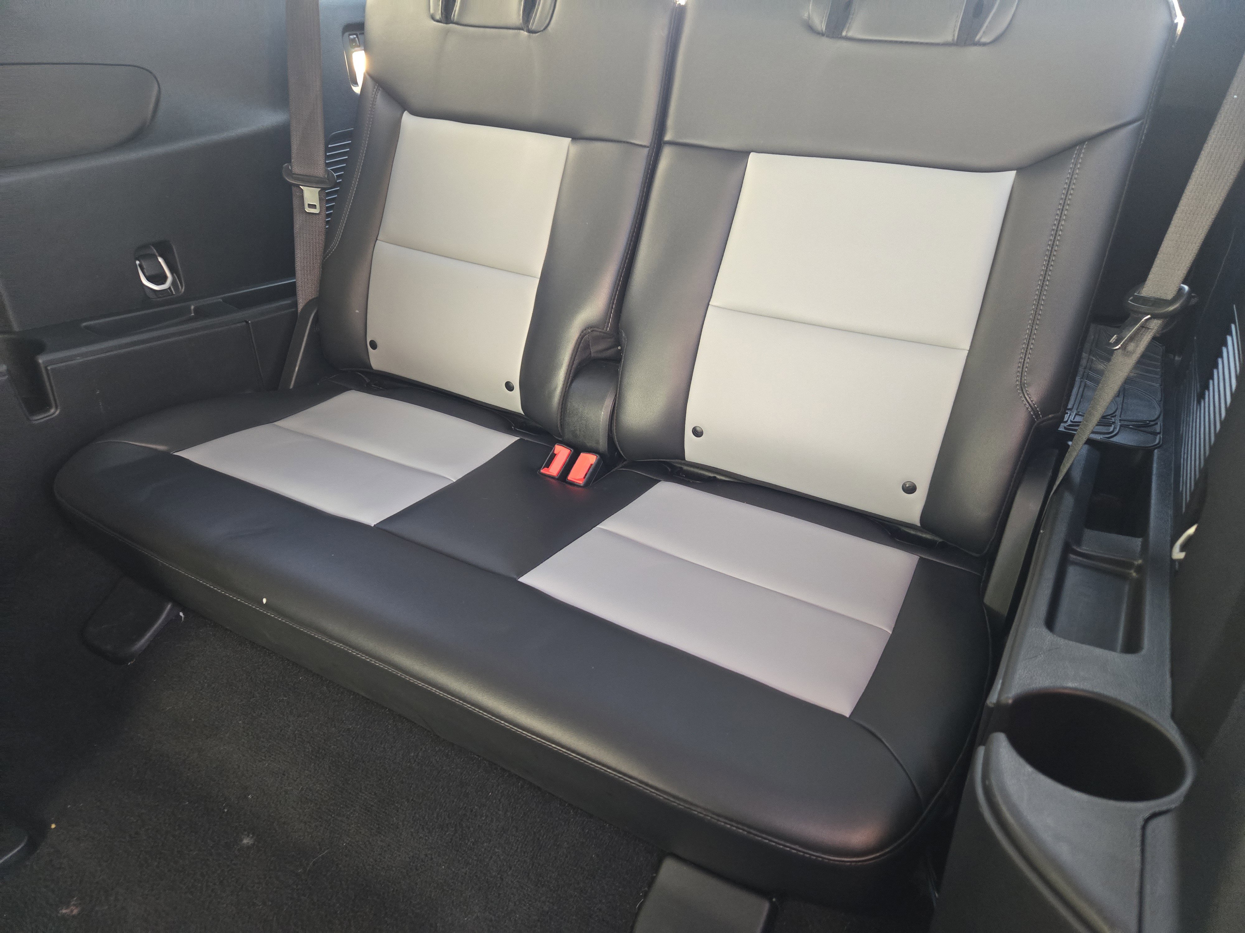 Used 2023 Ford Explorer XLT w/ Equipment Group 202A image 32