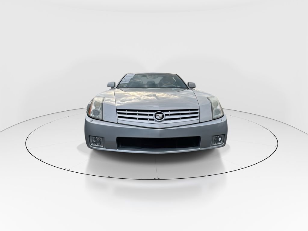 Used 2004 Cadillac XLR RWD image 3