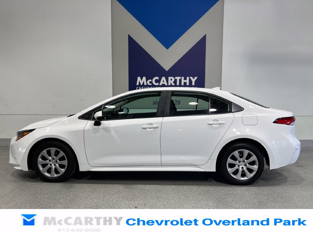 Used 2025 Toyota Corolla LE FWD image 8