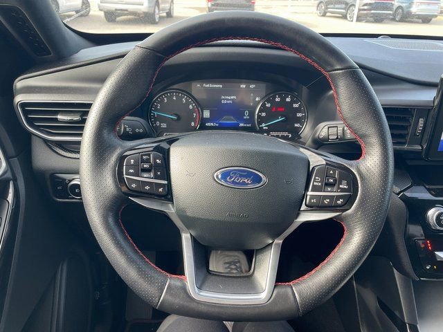 Used 2023 Ford Explorer ST-Line image 13