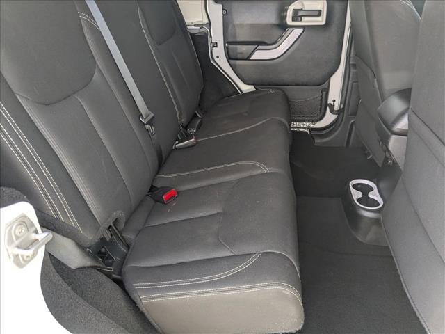 Used 2018 Jeep Wrangler Unlimited Sahara w/ Connectivity Group image 20