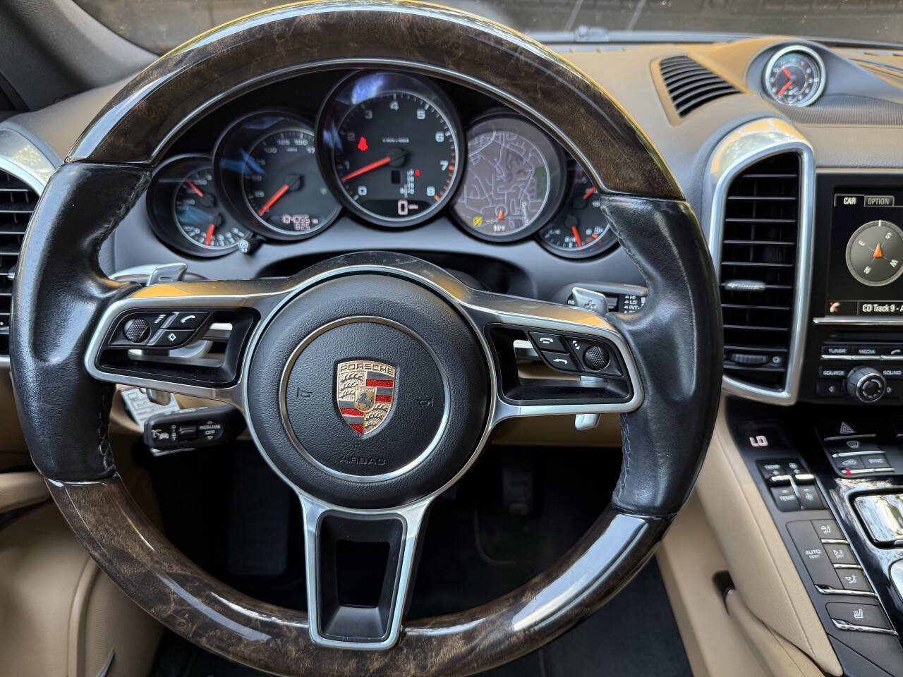 Used 2016 Porsche Cayenne AWD/4WD image 23