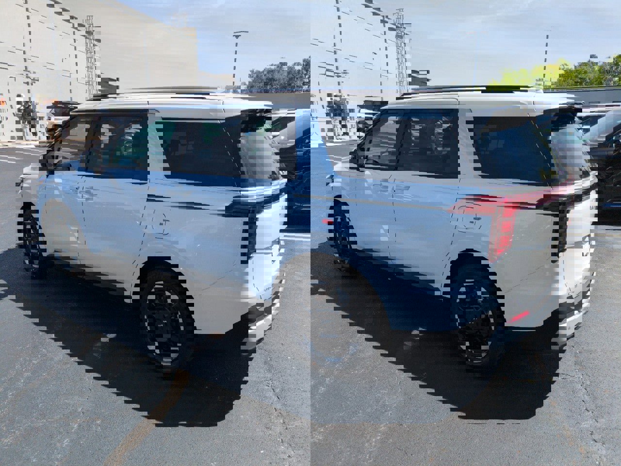 New 2026 Kia Carnival EX image 5