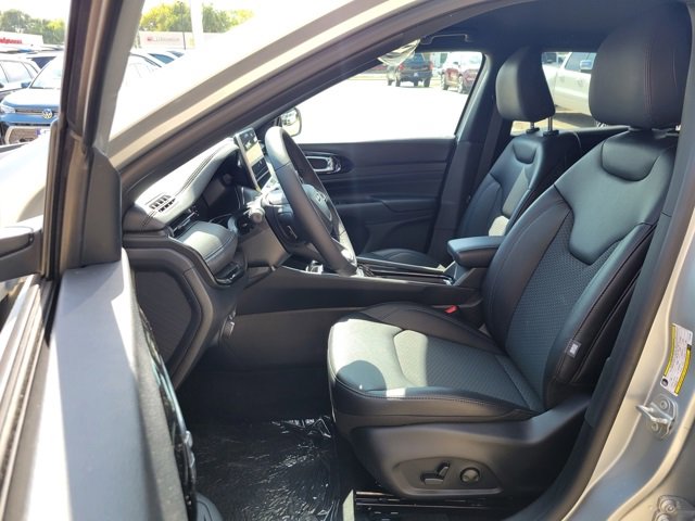 New 2026 Jeep Compass Latitude image 8