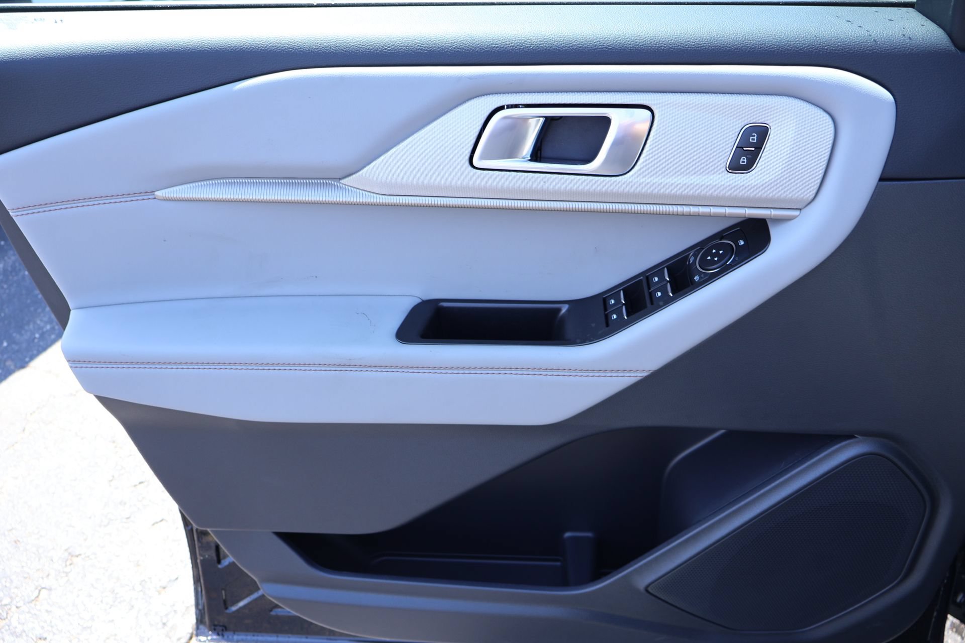 New 2026 Ford Explorer Active w/ Active Comfort Package RWD image 17