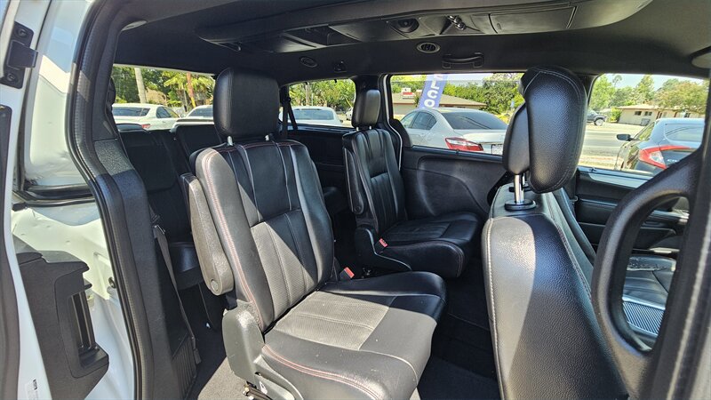 Used 2017 Dodge Grand Caravan GT FWD image 6