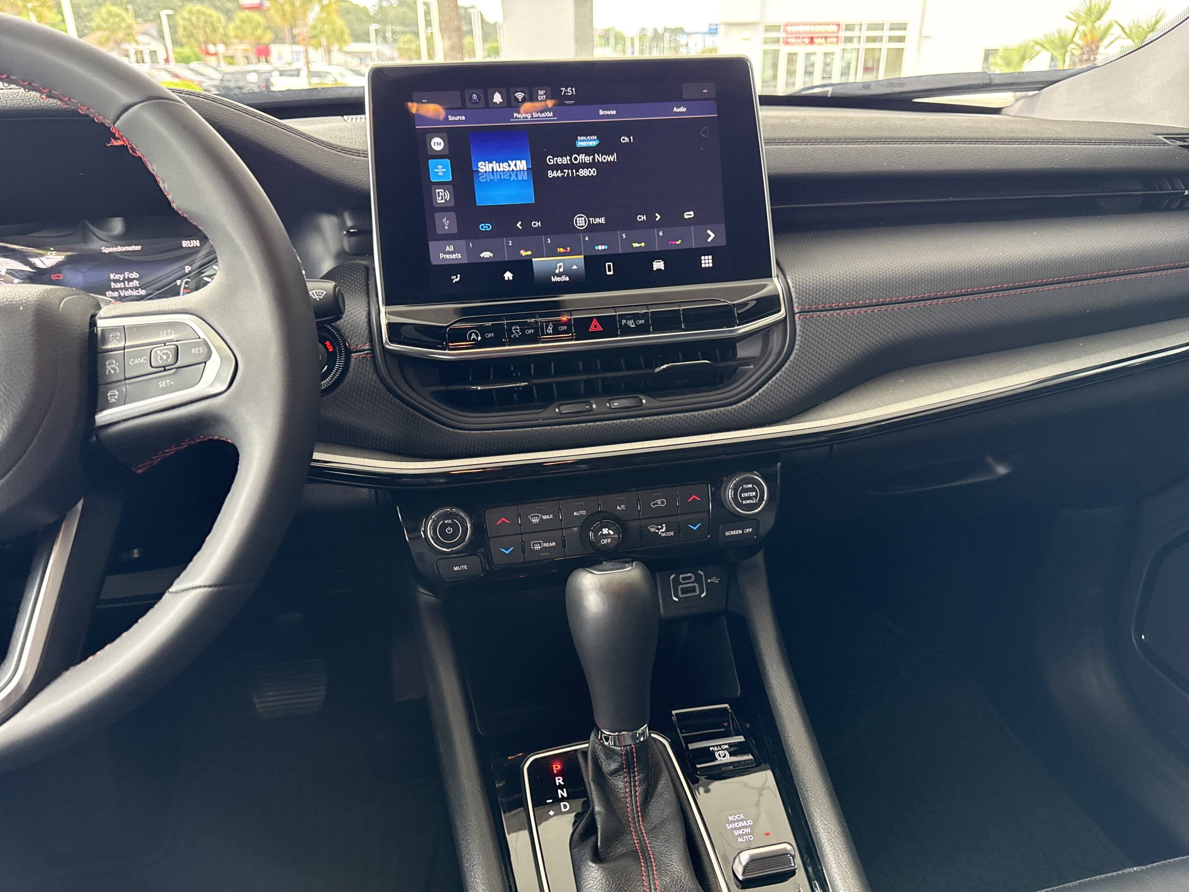 Used 2025 Jeep Compass Trailhawk image 27