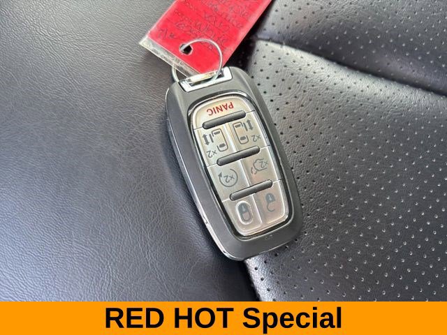 Used 2023 Chrysler Pacifica Touring-L FWD image 46