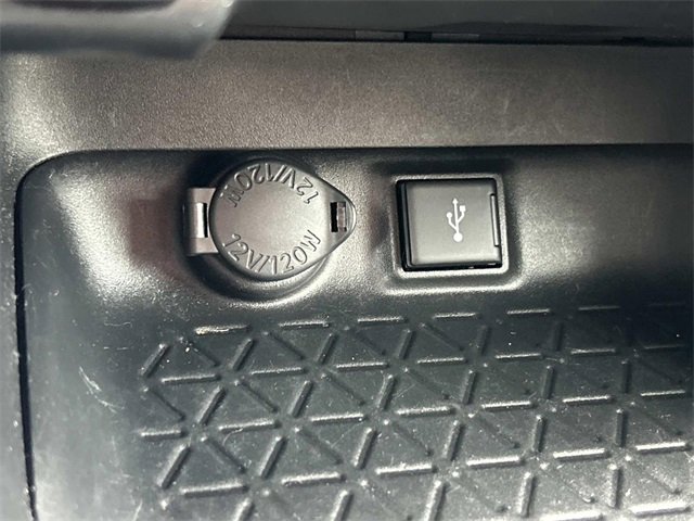 Used 2022 Toyota RAV4 XLE image 38