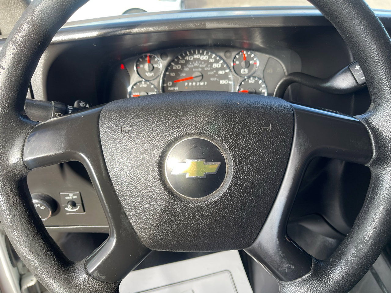 Used 2015 Chevrolet Express 2500 image 27