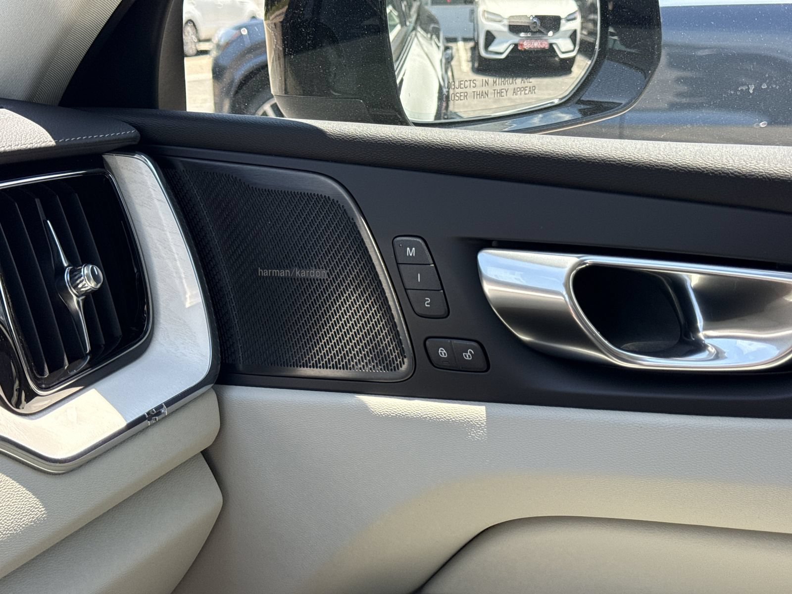 New 2026 Volvo XC60 T8 Ultra w/ Protection Package Premier AWD/4WD image 29