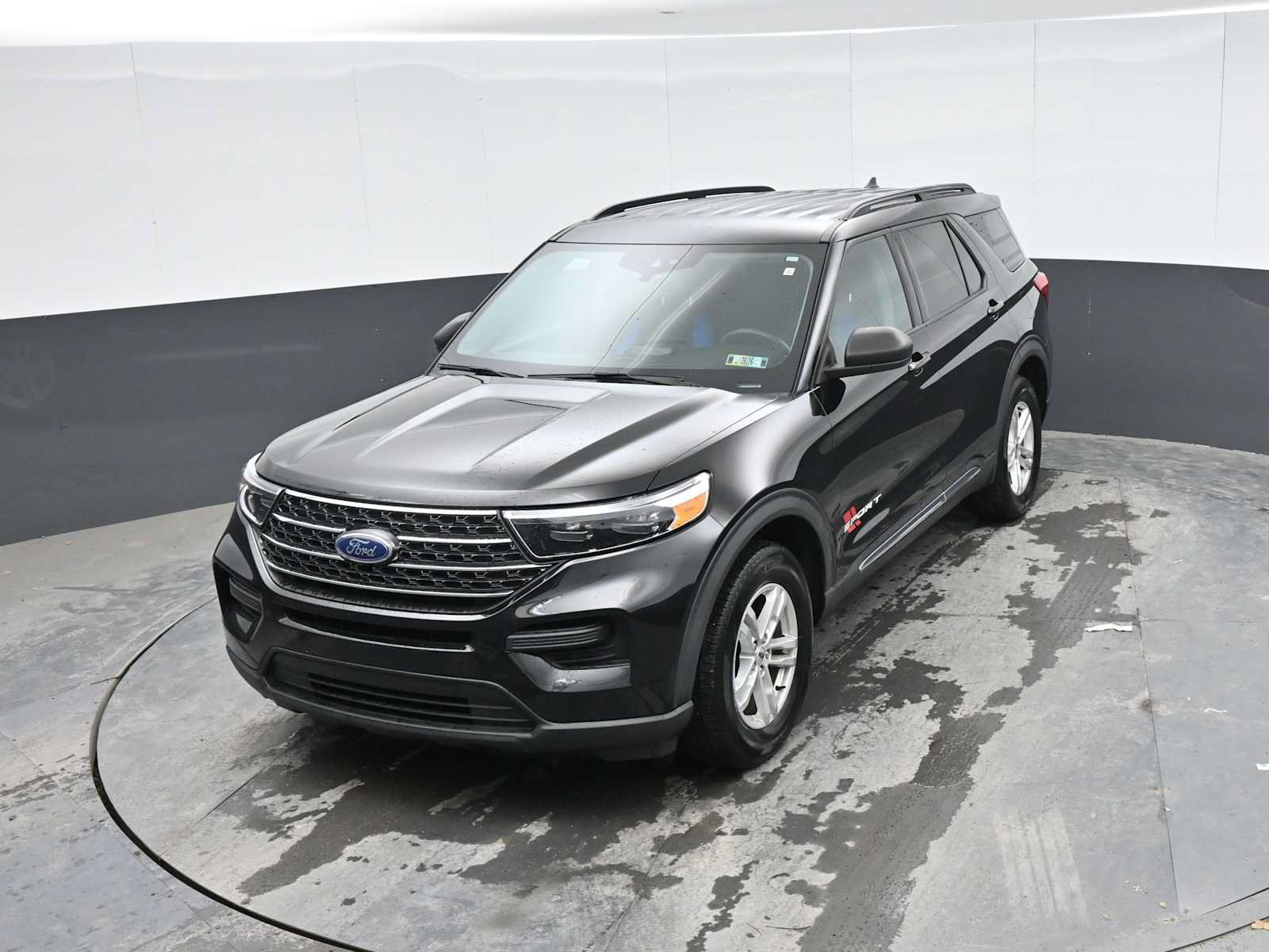 Used 2021 Ford Explorer XLT AWD/4WD image 16