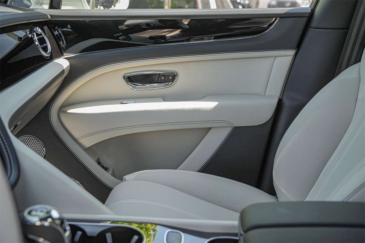 New 2025 Bentley Bentayga Extended Wheelbase image 21