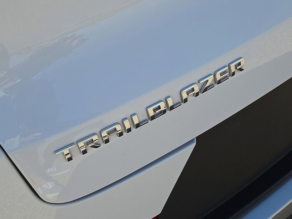 Used 2025 Chevrolet TrailBlazer LT image 11