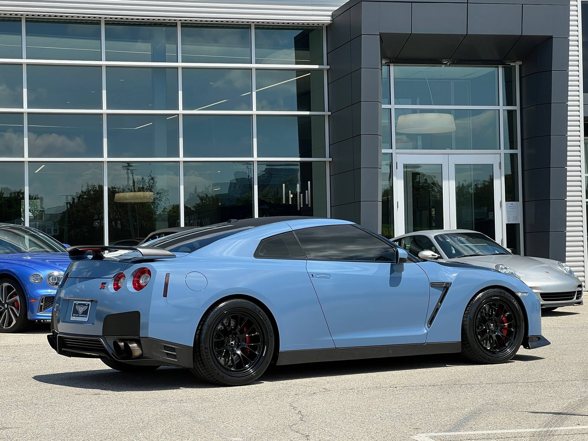 Used 2016 Nissan GT-R Black Edition AWD/4WD image 9