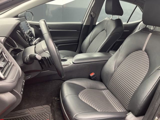 Used 2022 Toyota Camry SE FWD image 9