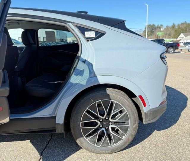 New 2026 Ford Mustang Mach-E Premium w/ Technology Package AWD/4WD image 33