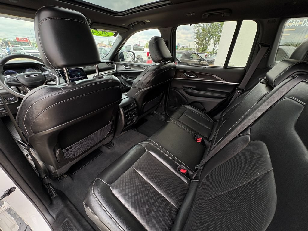 Used 2024 Jeep Grand Cherokee Limited w/ Luxury Tech Group II AWD/4WD image 24