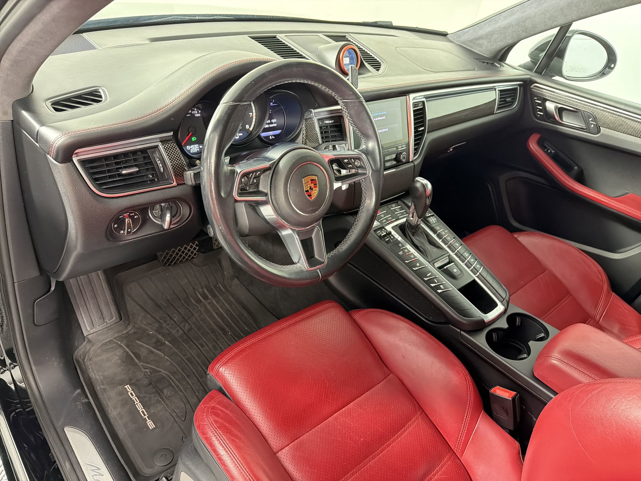 Used 2017 Porsche Macan Turbo AWD/4WD image 4