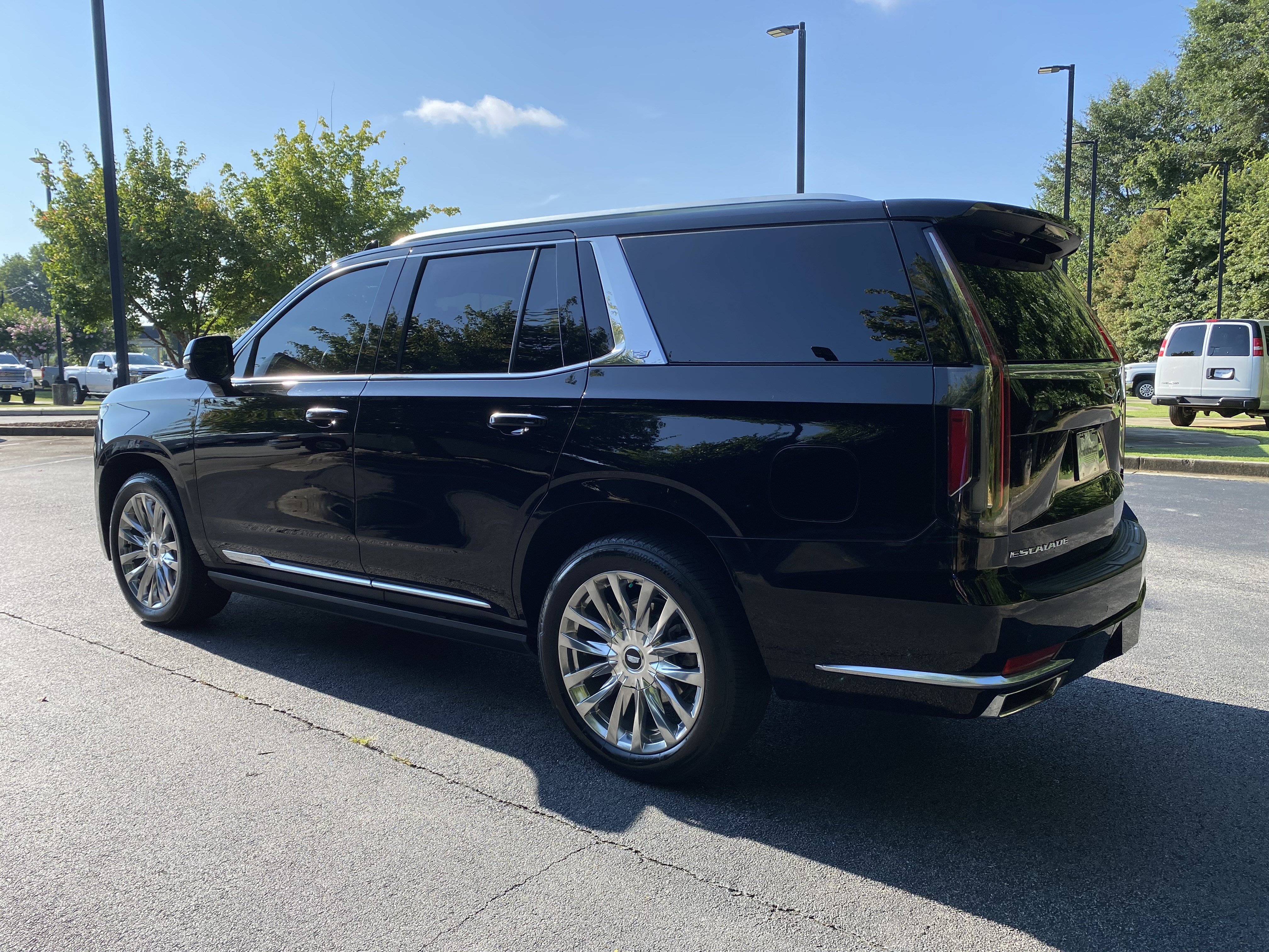 Used 2023 Cadillac Escalade Premium Luxury w/ Touring Package AWD/4WD image 7