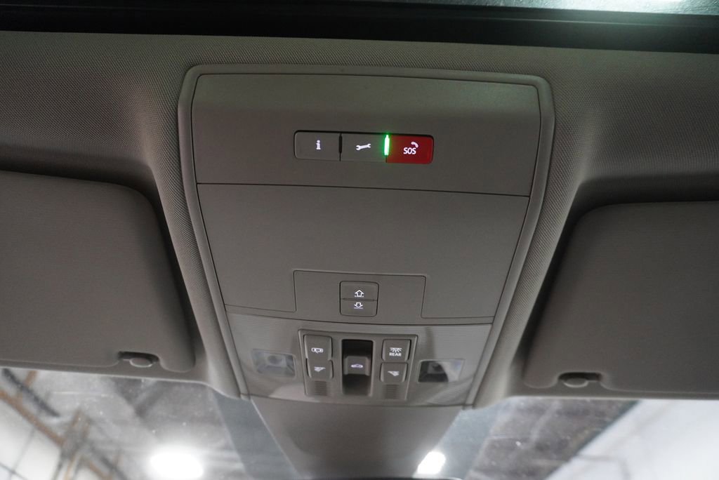 Used 2021 Volkswagen Atlas SEL Premium image 33