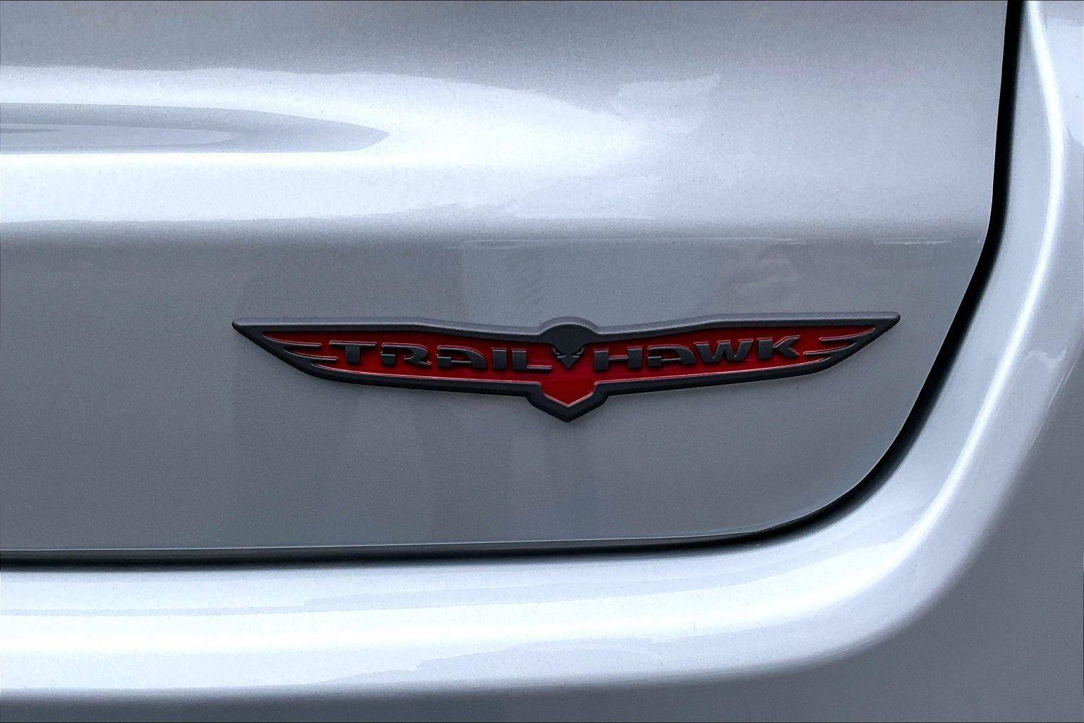 New 2026 Jeep Compass Trailhawk w/ Sun, Sound & Navigation Group AWD/4WD image 12