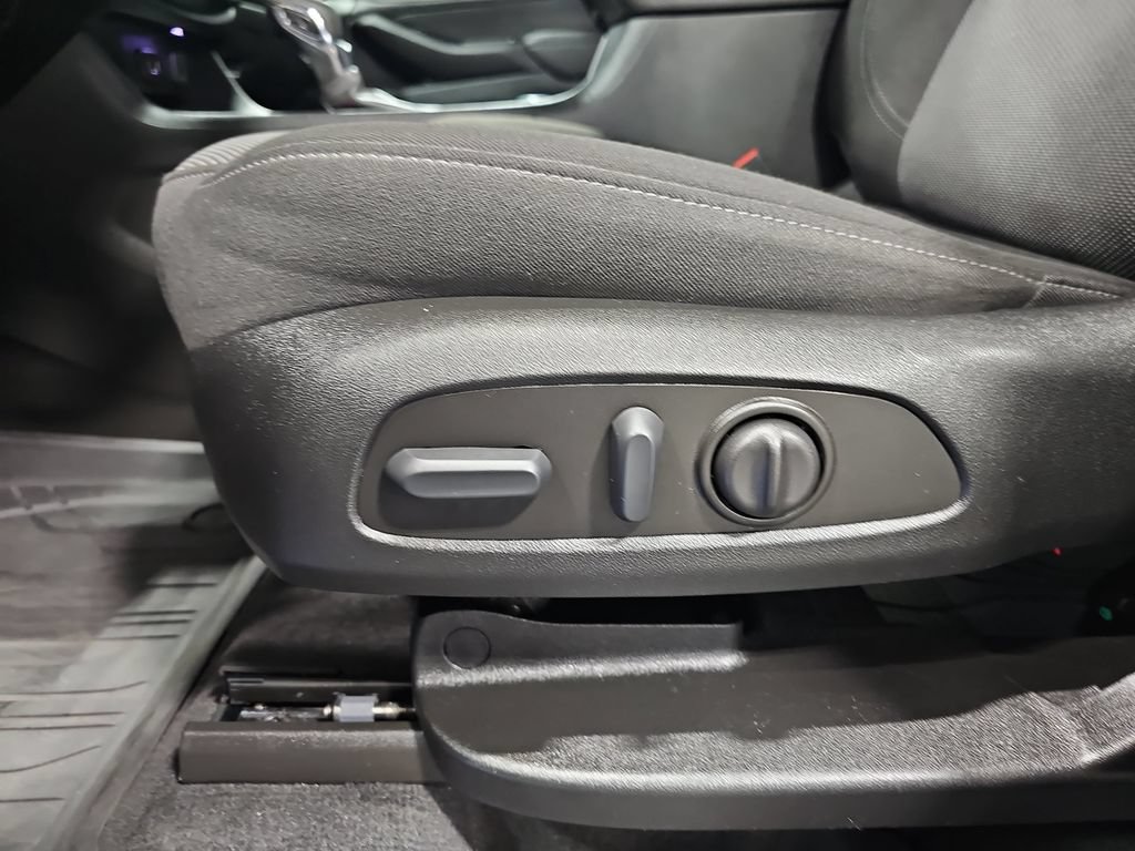 Used 2023 Chevrolet Traverse LT w/ LPO, Floor Liner Package AWD/4WD image 30
